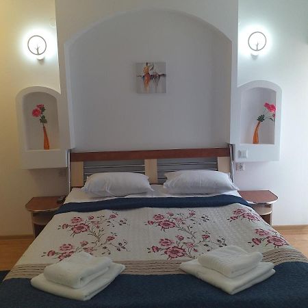 Miraj Hotel Азуга Екстериор снимка